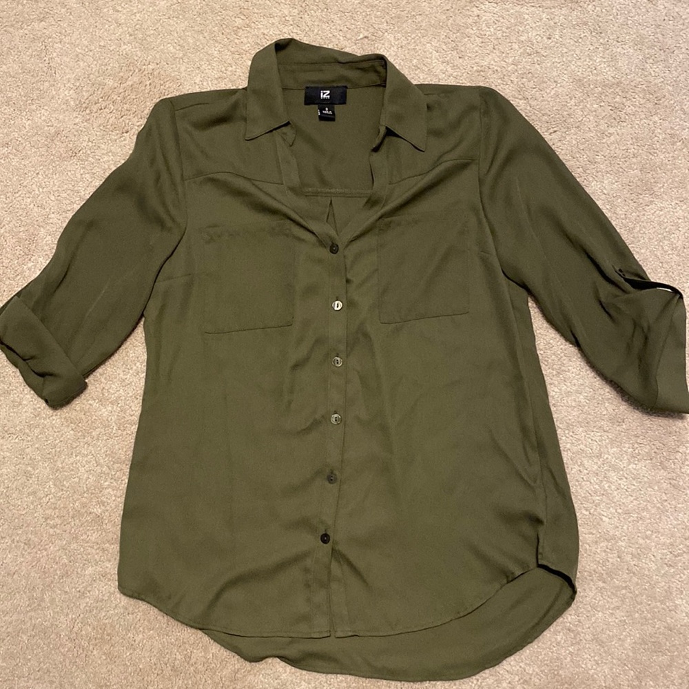 IZ Byer button down top